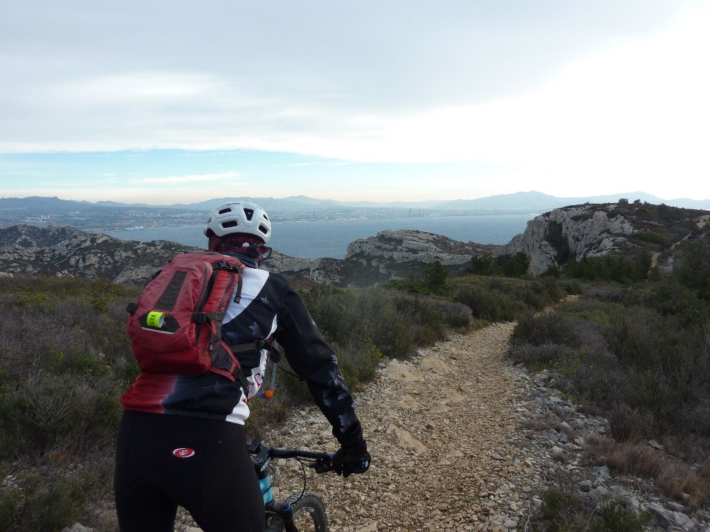 Descente vers le fort de Niolon