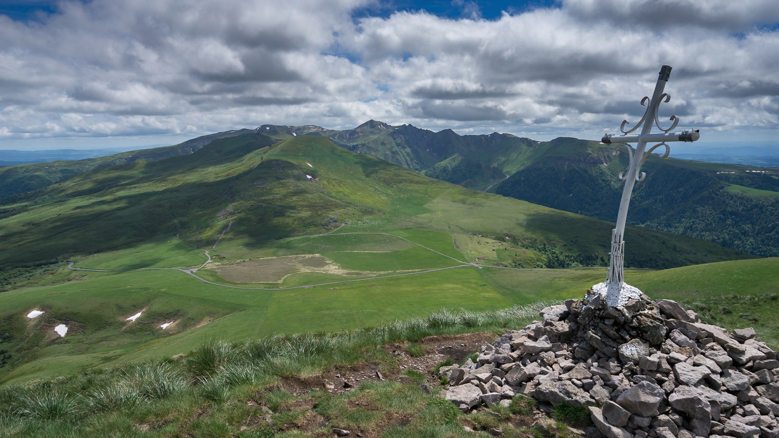 #8 Sommet du Puy d Sommet du Puy d'Angle et Col de la Croix Robert
