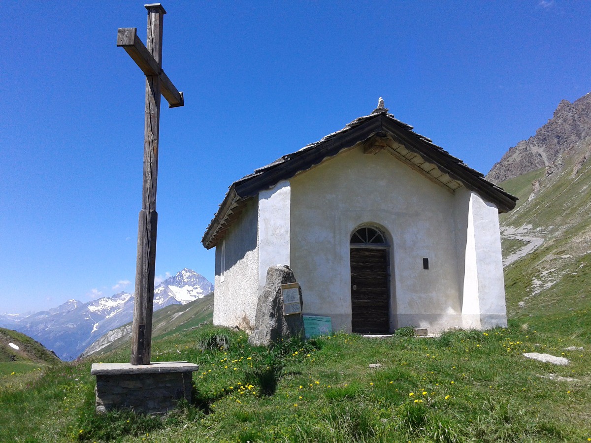 chapelle St Antoine et Dent Parrachée