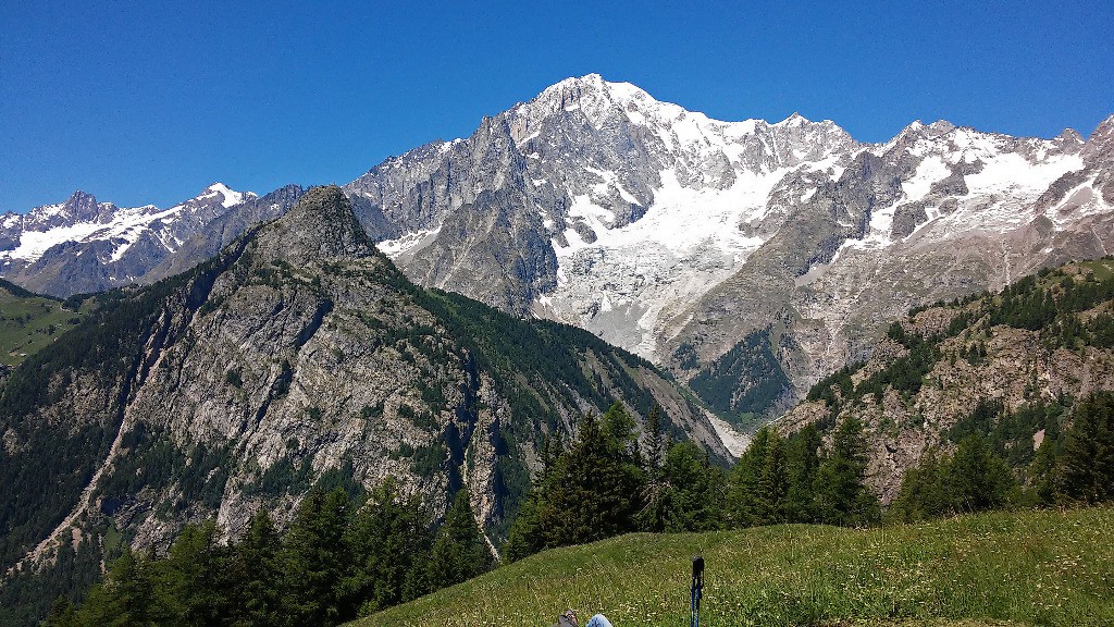 Mont Chetif au 1er plan et Mont Blanc