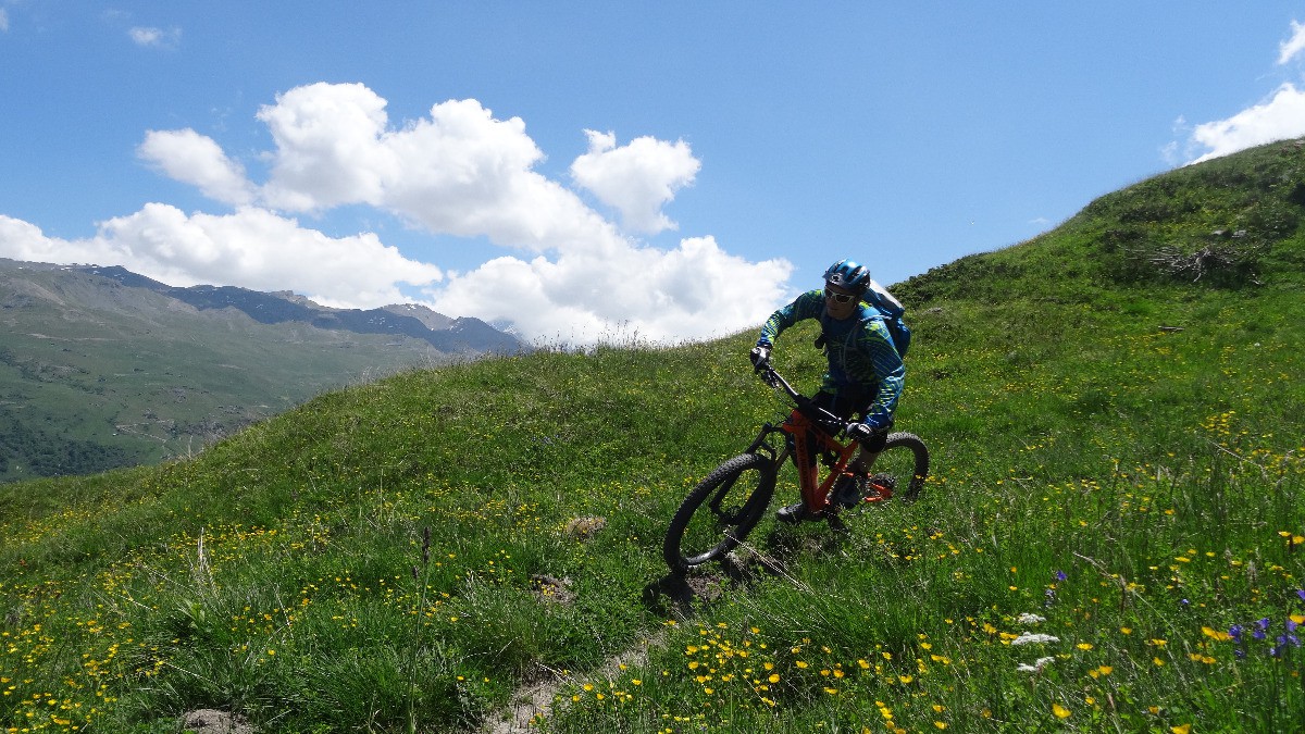 sous Geffriand, le sentier est au top !