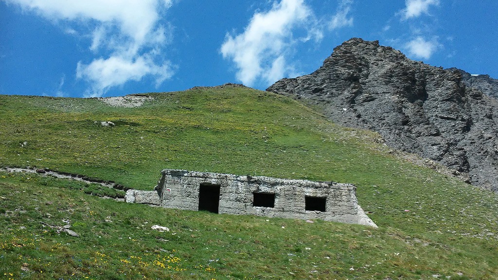 Caserne miliaire sous le passo roccia Verde