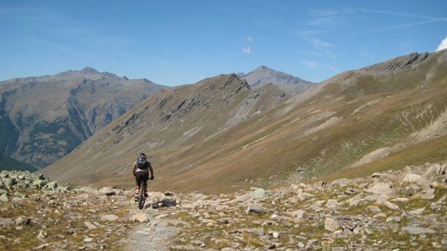 #11 Descente du col d Descente du col d'Urine : Bien joueur, on s'amuse bien dans ce paysage queyrassin.