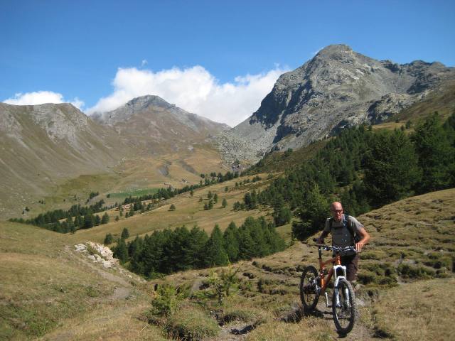#13 Collette de Gilly : Vue sur le col d Collette de Gilly : Vue sur le col d'Urine et la Tête du Pelvas.