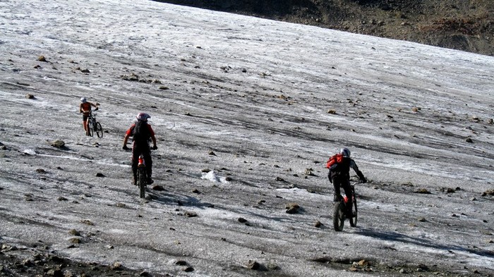 Connards : Au-delà de la connerie, vive la nature..