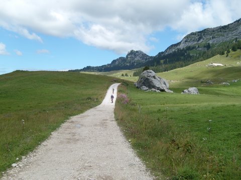 plateau des glières : en direction d ela montagne des Auges