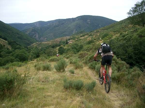 #2 Descente sur Mas de Truc : Plus loin au fond une grimpette nous attend... Descente sur Mas de Truc : Plus loin au fond une grimpette nous attend...
