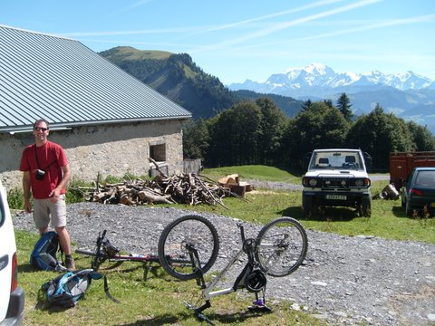 ferme : pose fromage, vin blanc, et presque méchoui...