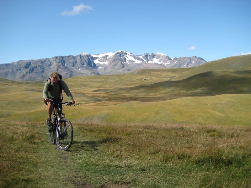 #5 Montée au col Souchet : Sur fond de pic Bayle. Montée au col Souchet : Sur fond de pic Bayle.
