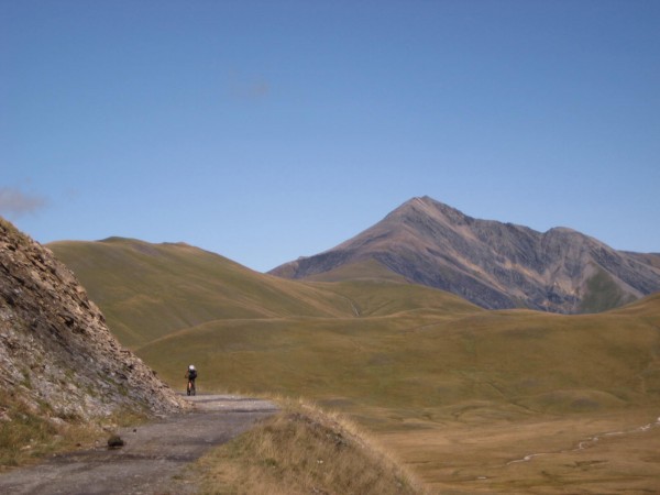 La Mongolie d'Emparis : Et le Pic du Mas de La Grave au fond.