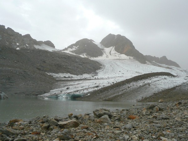 Cime de la Valette : "Nouveau" lac glaciaire, après la traversée du glacier.