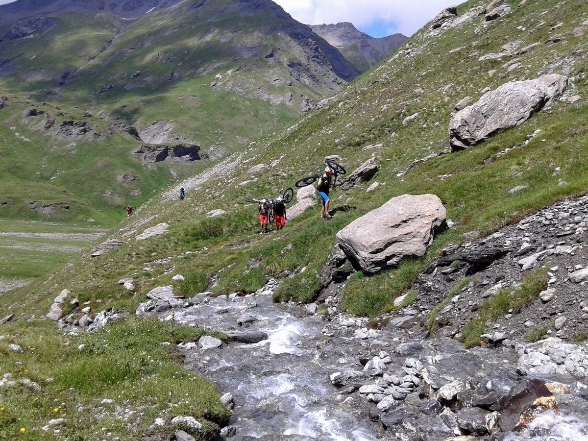 portage pour monter au col Pelouse