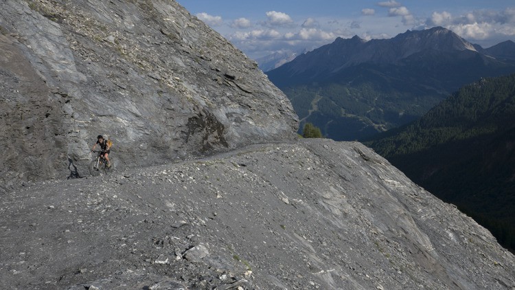 En remontant au col de la Roue