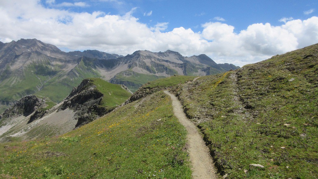 Sentier vers le plan des Fours