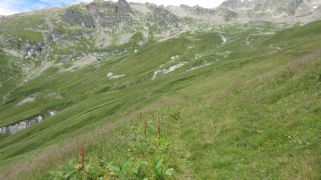 Début du sentier après le Bouillu des Tufs