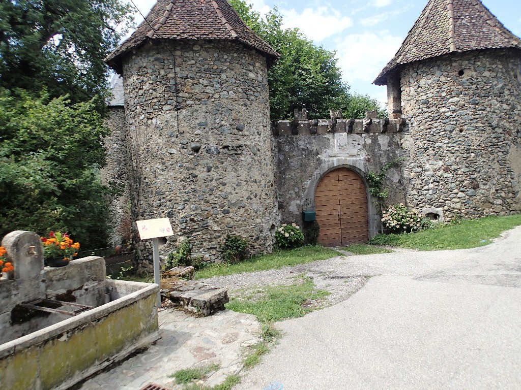 Le château de Gordes à Laval