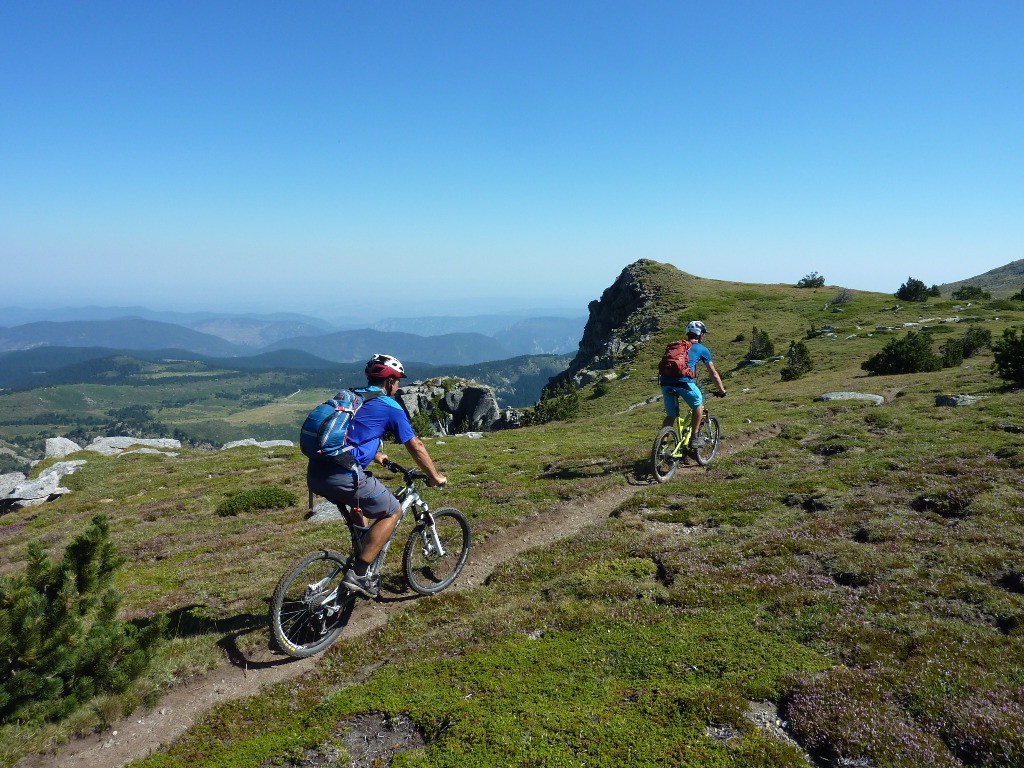 #6 Sentier bien roulant sous le Madres Sentier bien roulant sous le Madres