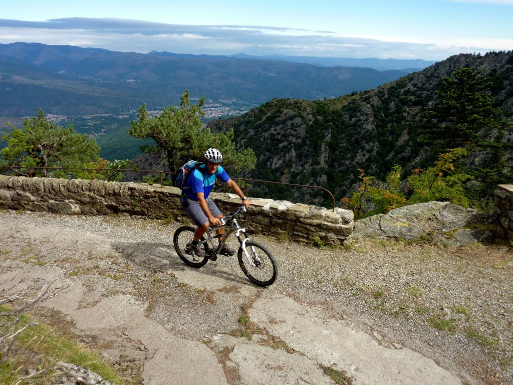 Montée panoramique vers les Cortalets