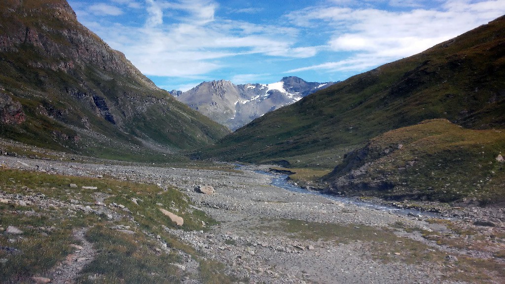 Vallée de la Lombarde avec l'Albaron dans le fond