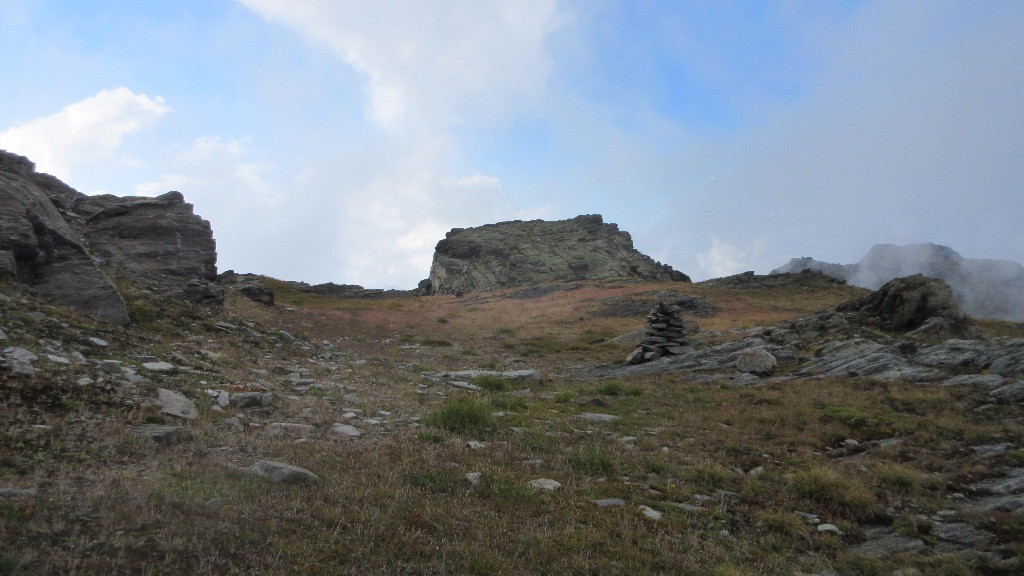 Sentier entre Montfiot et Pierre Blanche