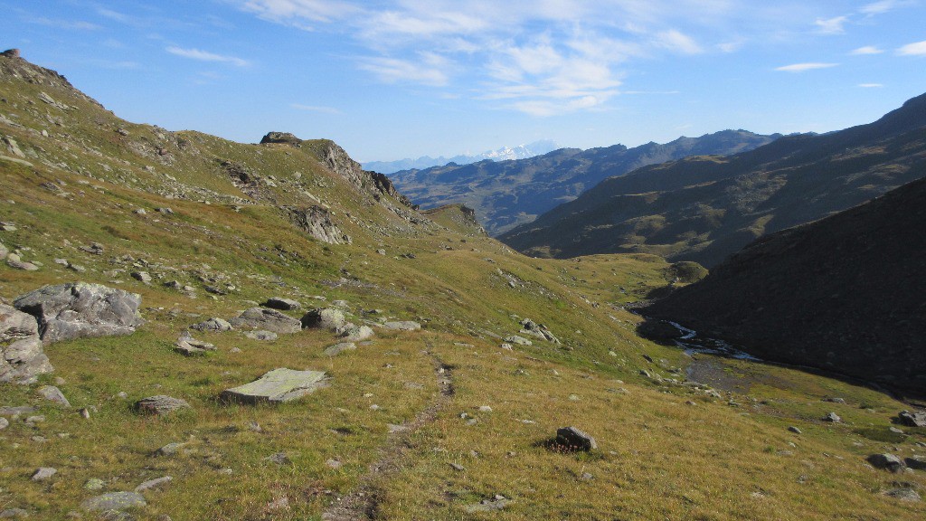 Sentier de descente sous le col