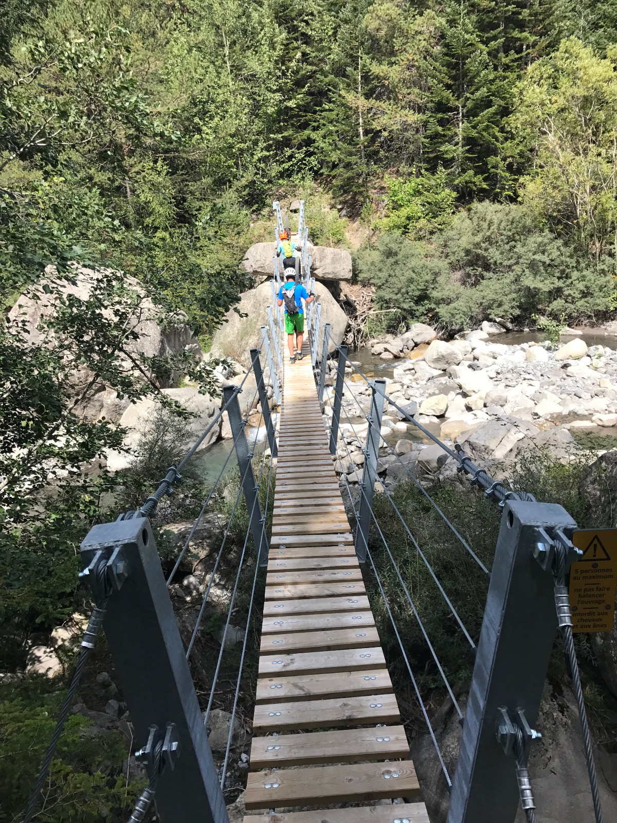 #24 Traversée du pont suspendu Traversée du pont suspendu