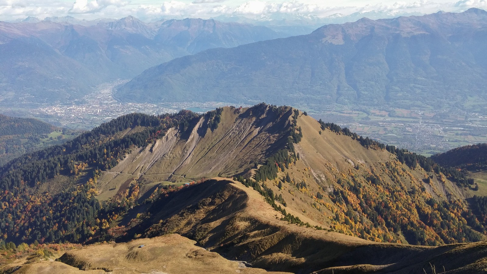 #16 Albertville au loin Albertville au loin