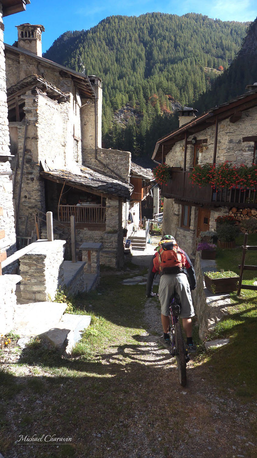 #9 C C'est l'occasion aussi d'admirer le bâti traditionnel de ces hautes vallées piémontaises