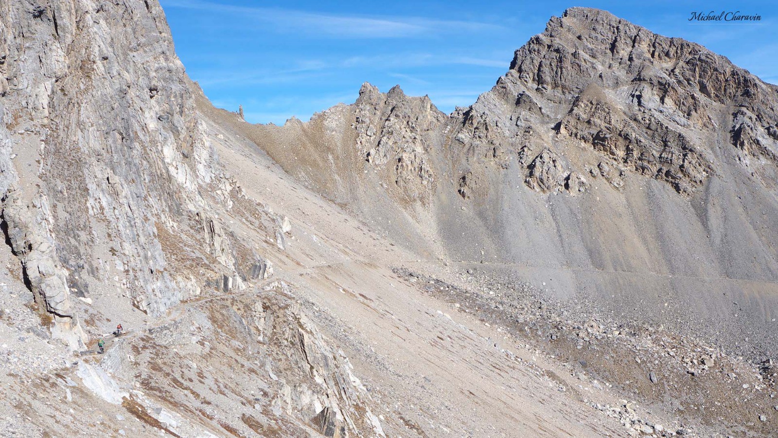 #6 Une fois le Passo Rocca Brancia franchit, c Une fois le Passo Rocca Brancia franchit, c'est plus de 1400 m de descente qui nous attendent