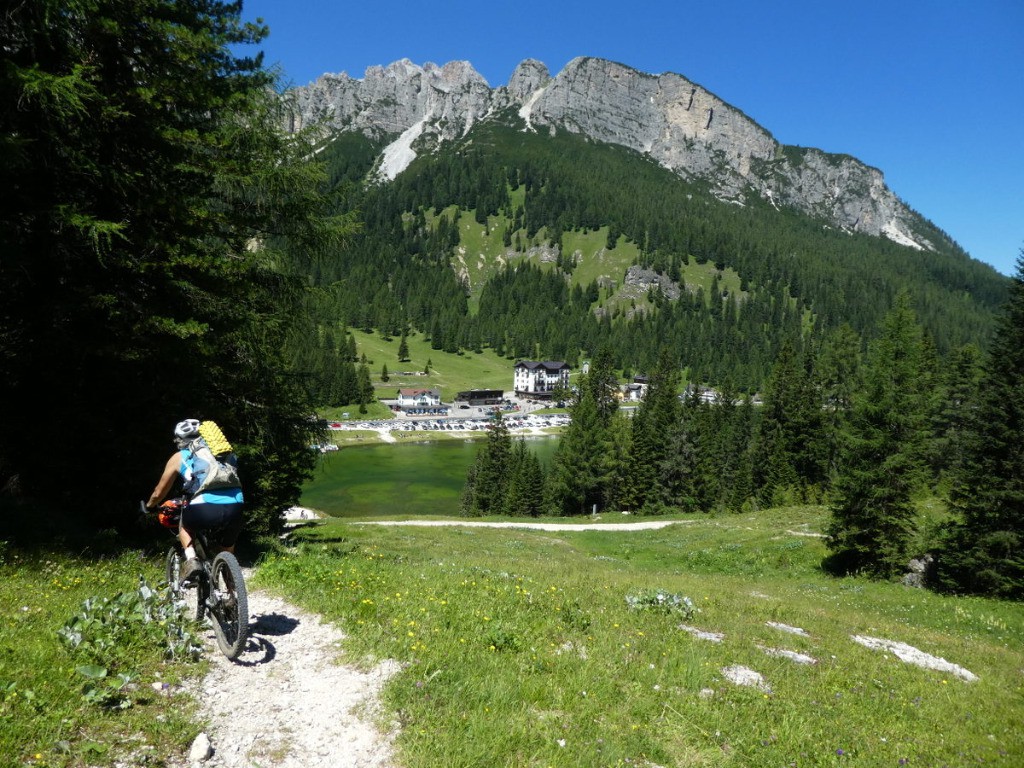#26 Lac de Misurina. Lac de Misurina.