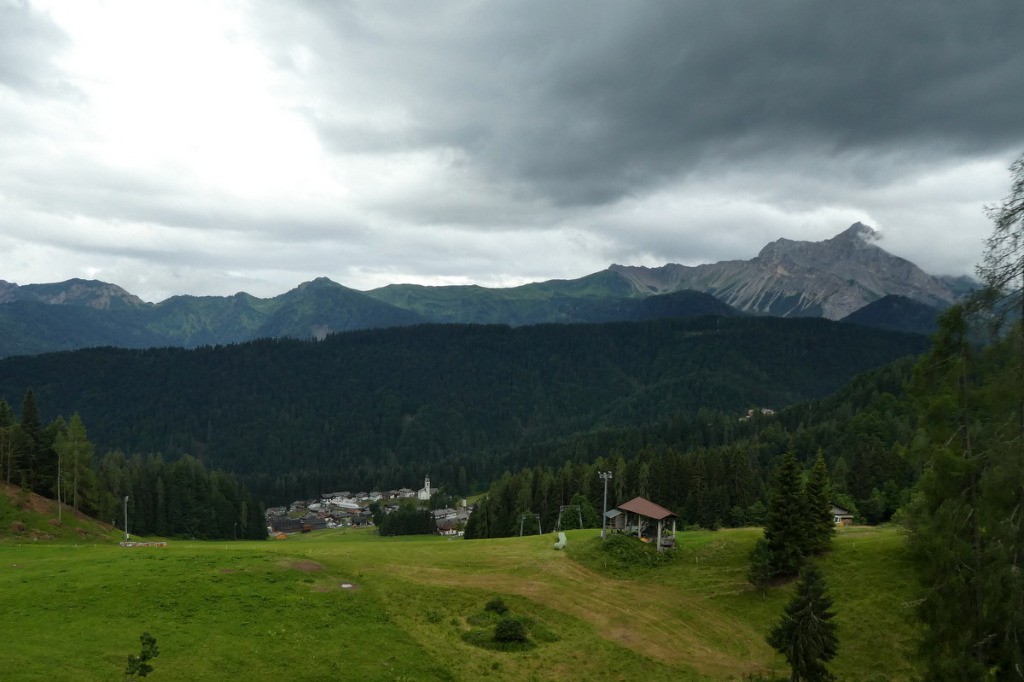 Le ciel devient menaçant.