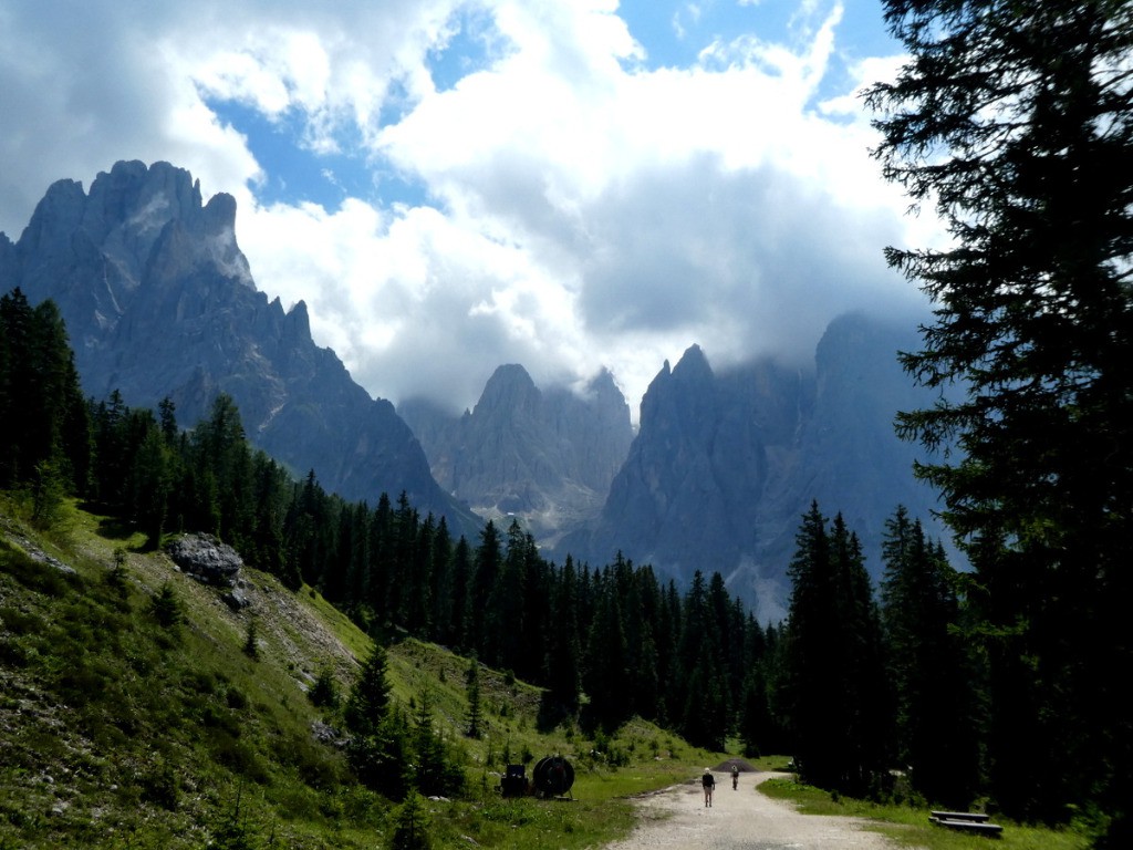 #48 Sous le Sassolungo Sous le Sassolungo