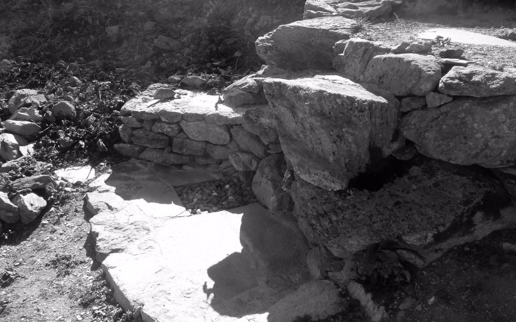 belle fontaine avec robinet naturel (pur cuivre) mais à sec