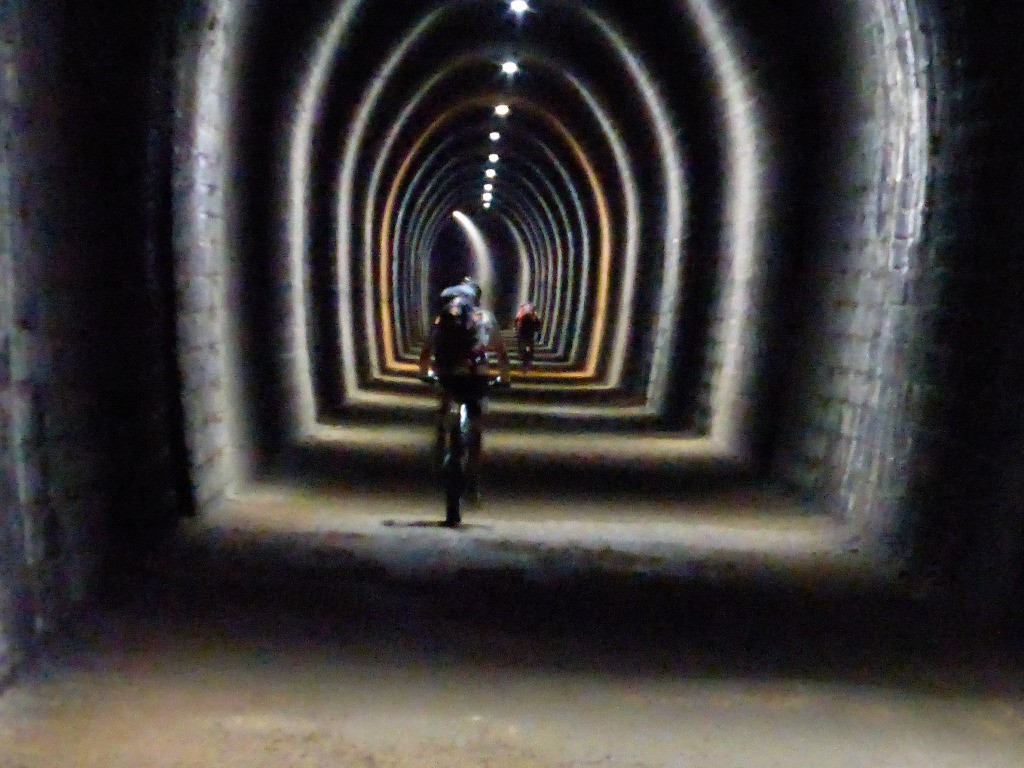 Un peu d'éclairage dans ce Tunnel
