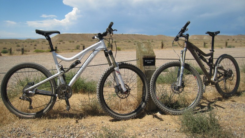 #5 Santa Cruz : Nos vélos garés sur leur emplacement Santa Cruz : Nos vélos garés sur leur emplacement