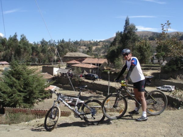 #2 louis : Devant la ruine de Wuilkahuain, début de la montée louis : Devant la ruine de Wuilkahuain, début de la montée