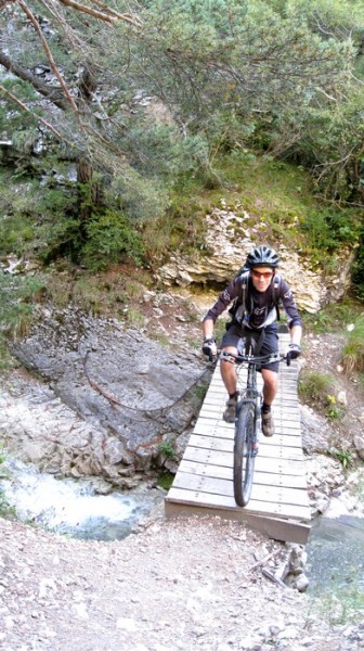 #6 Bruno : Passage de passerelle avant les sucettes Bruno : Passage de passerelle avant les sucettes