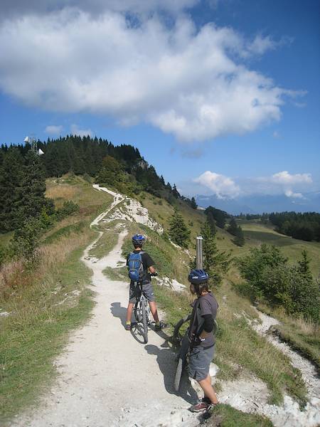 #3 Pas de Bellecombe : Petit poussage pour rejoindre le Pas de Bellecombe et le début de la descente Pas de Bellecombe : Petit poussage pour rejoindre le Pas de Bellecombe et le début de la descente
