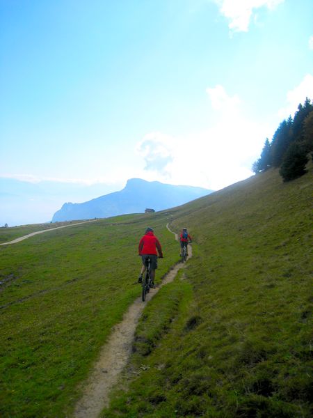 #1 Plateau de la Molière : Petite trace au début de la traversée Plateau de la Molière : Petite trace au début de la traversée