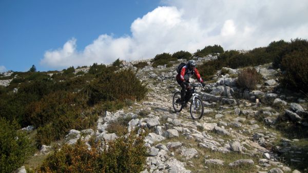 #9 Sous le col non nommé : Ici c Sous le col non nommé : Ici c'est bien agréable car les pierres ne roulent pas.