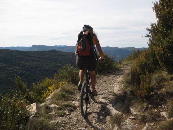 #12 Chemin du Paradis : Foule de passages dans ce genre dans cette traversée Chemin du Paradis : Foule de passages dans ce genre dans cette traversée
