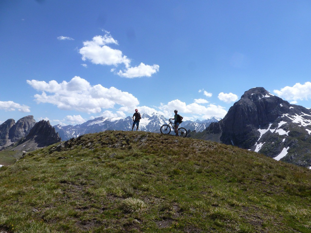 Sur fond du glacier D Arsine