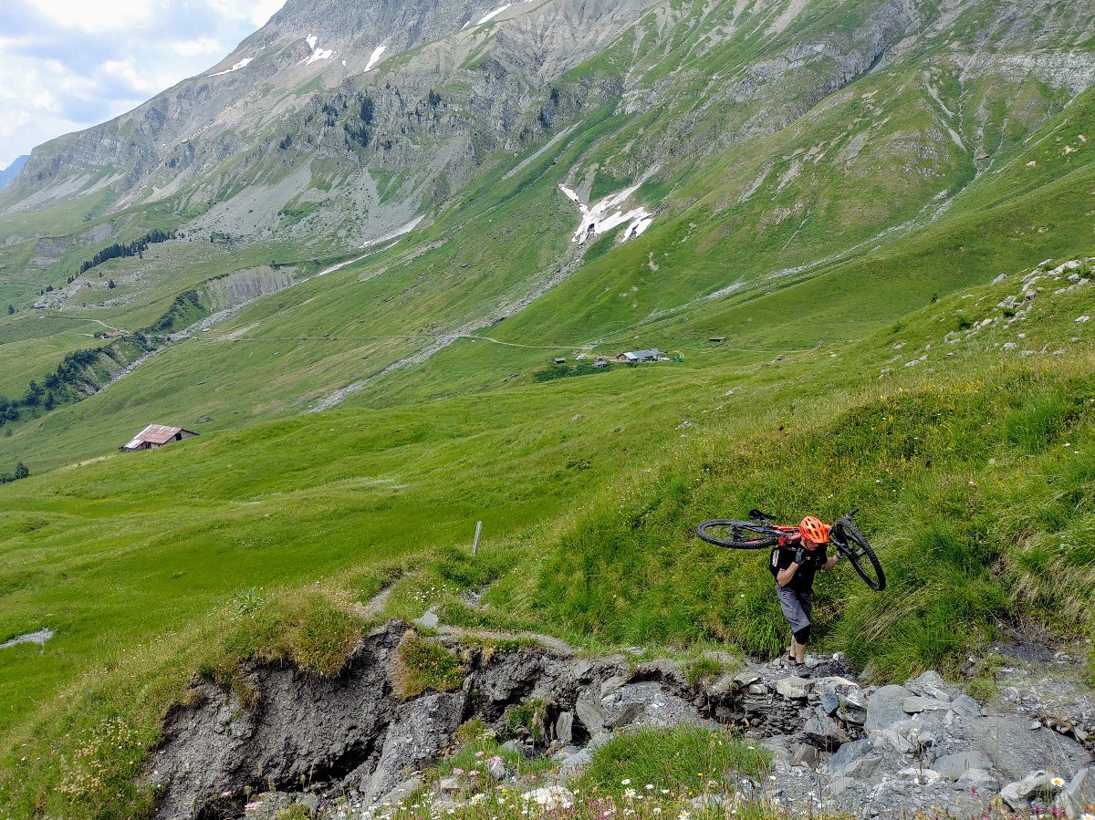 Portage vers le col de Niard