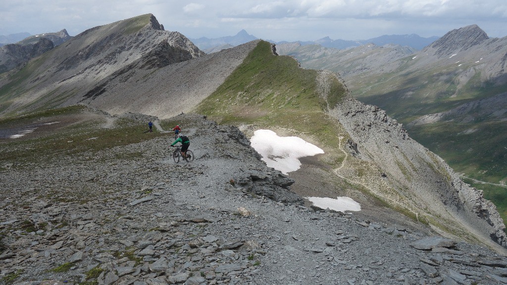 Ca enchaîne jusqu'au col de Chamoussière