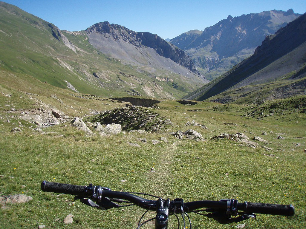 Jolie section dans la combe de Mortavieille