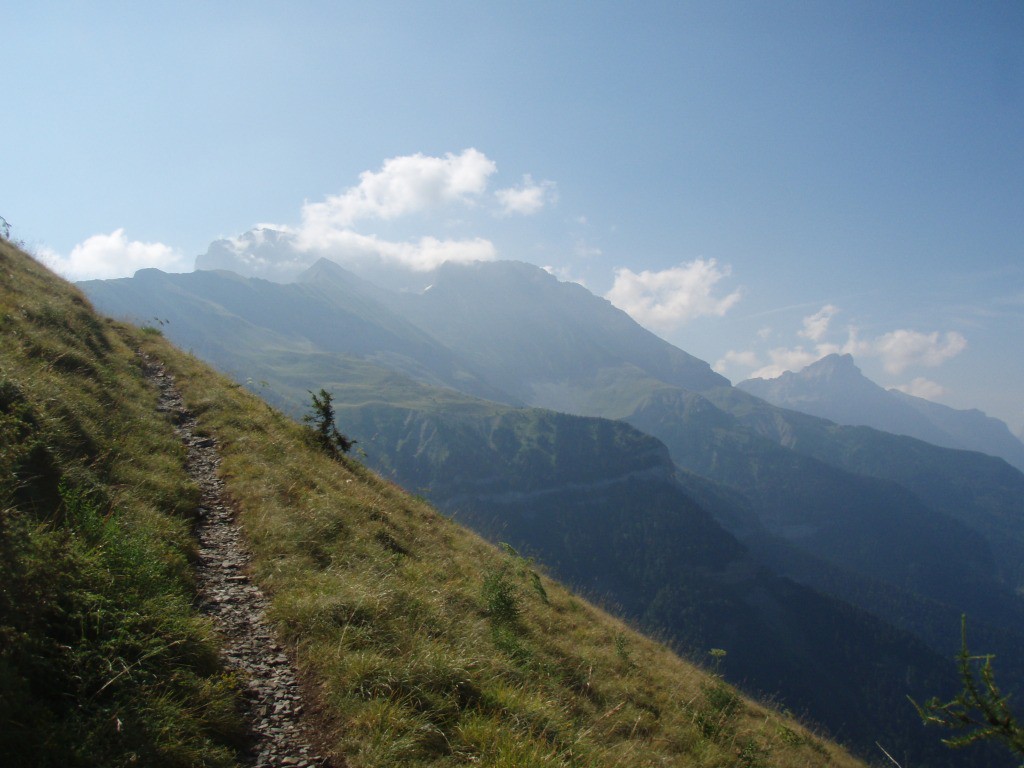 Le sentier du Col de la Brèche