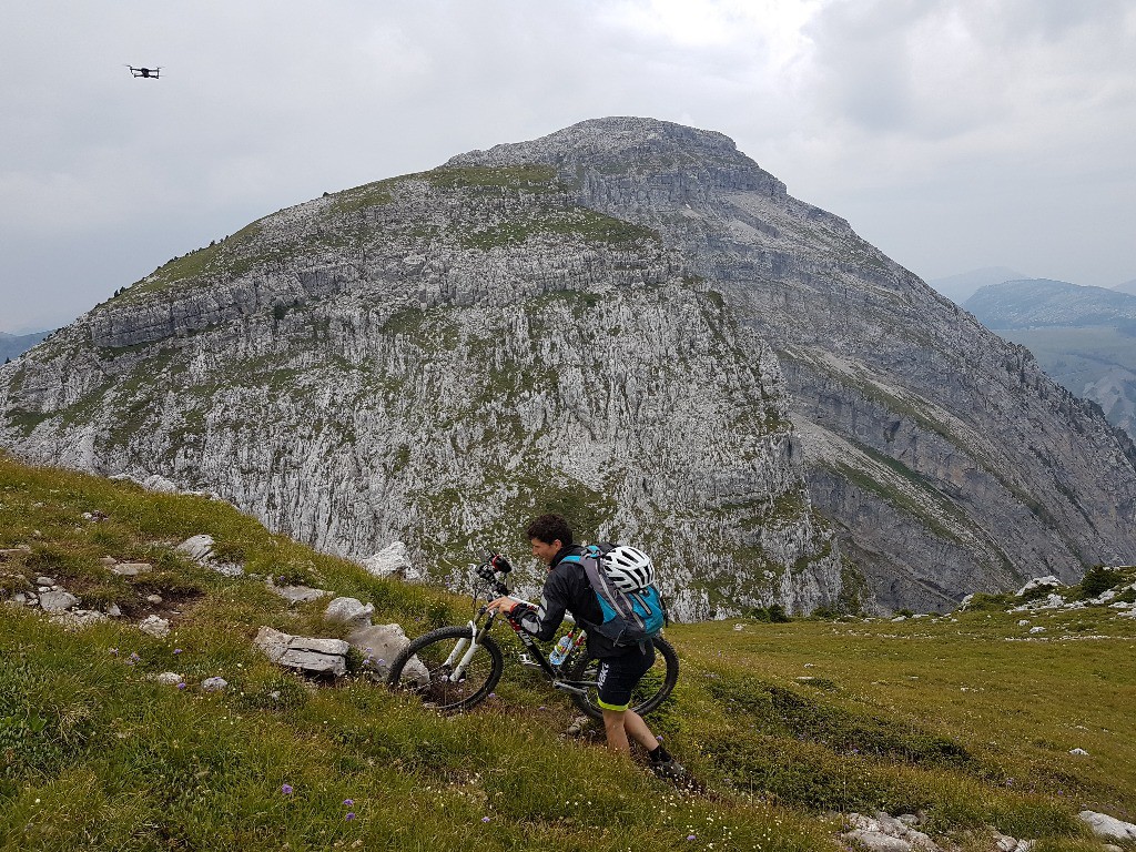 Petit Bargy, vue sur le Grand Bargy.