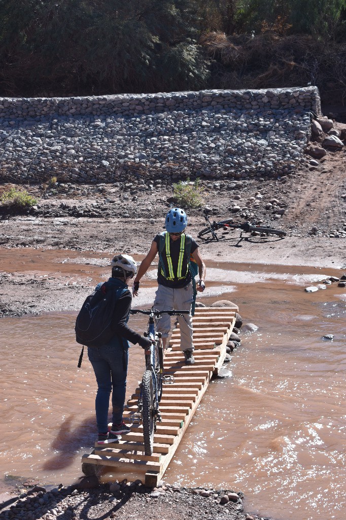 Le petit pont de bois, qui ne tenait plus guère