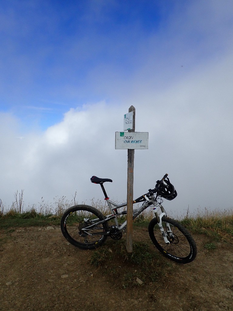 #5 Pas de vue au sommet, mais un petit aperçu du ciel bleu Pas de vue au sommet, mais un petit aperçu du ciel bleu