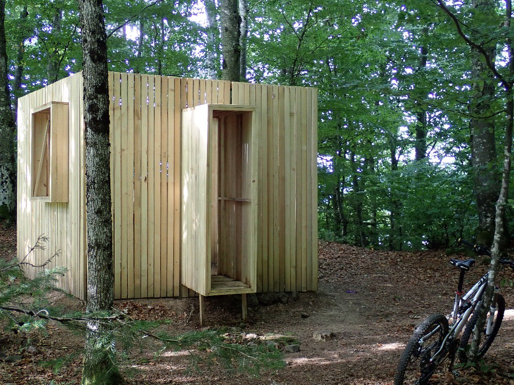#10 La cabane des Combes La cabane des Combes